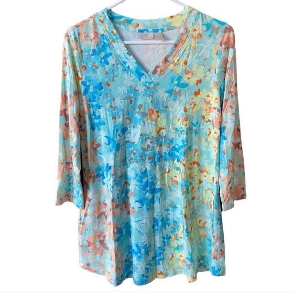 Like new LOGO Lori Goldstein top